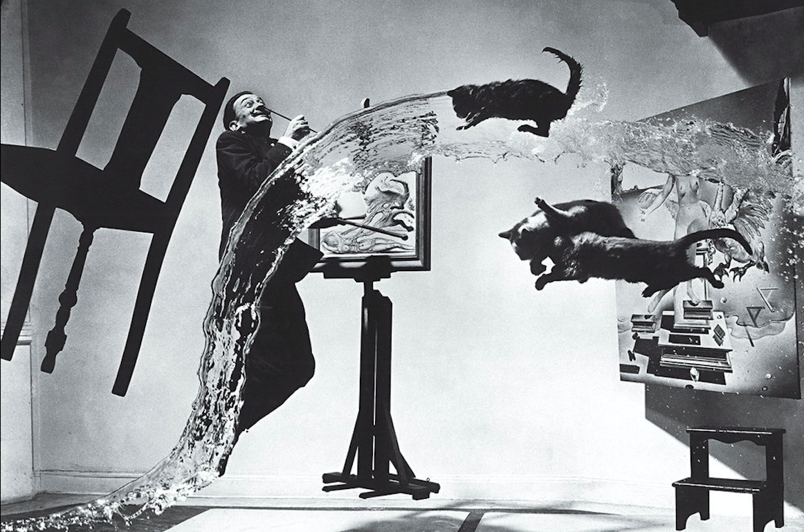 Una fotografía surrealista de Philippe Halsman con Salvador Dalí, 'Dalí Atomicus', 1948