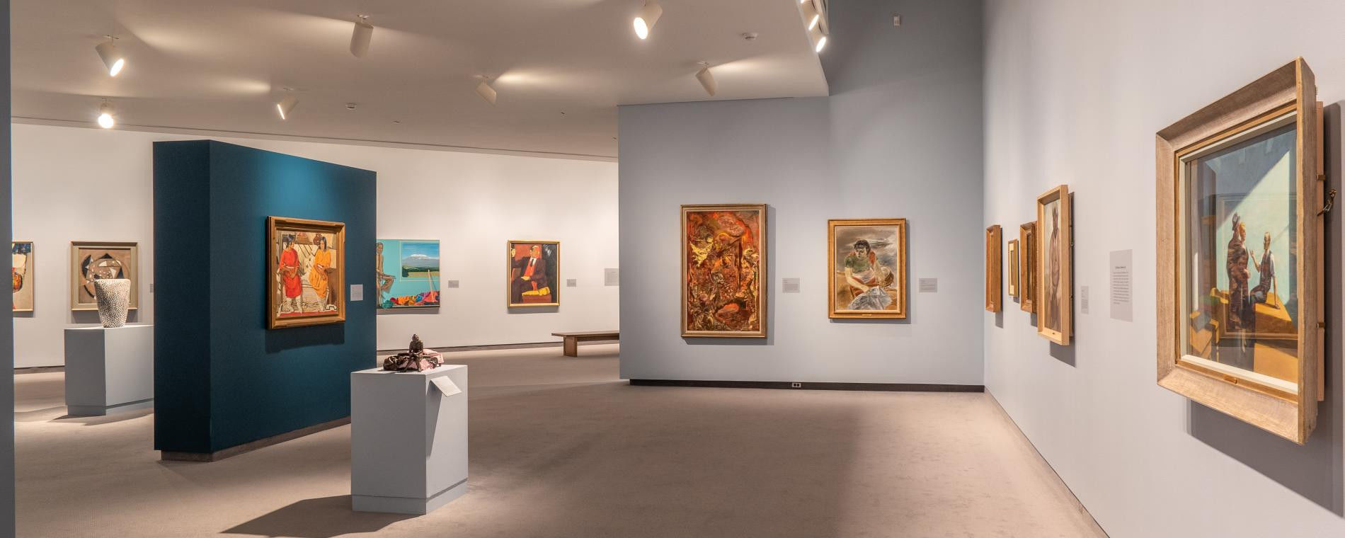 Antes de comprar arte, visite museos con diferentes movimientos artísticos para descubrir cuál es su estilo favorito