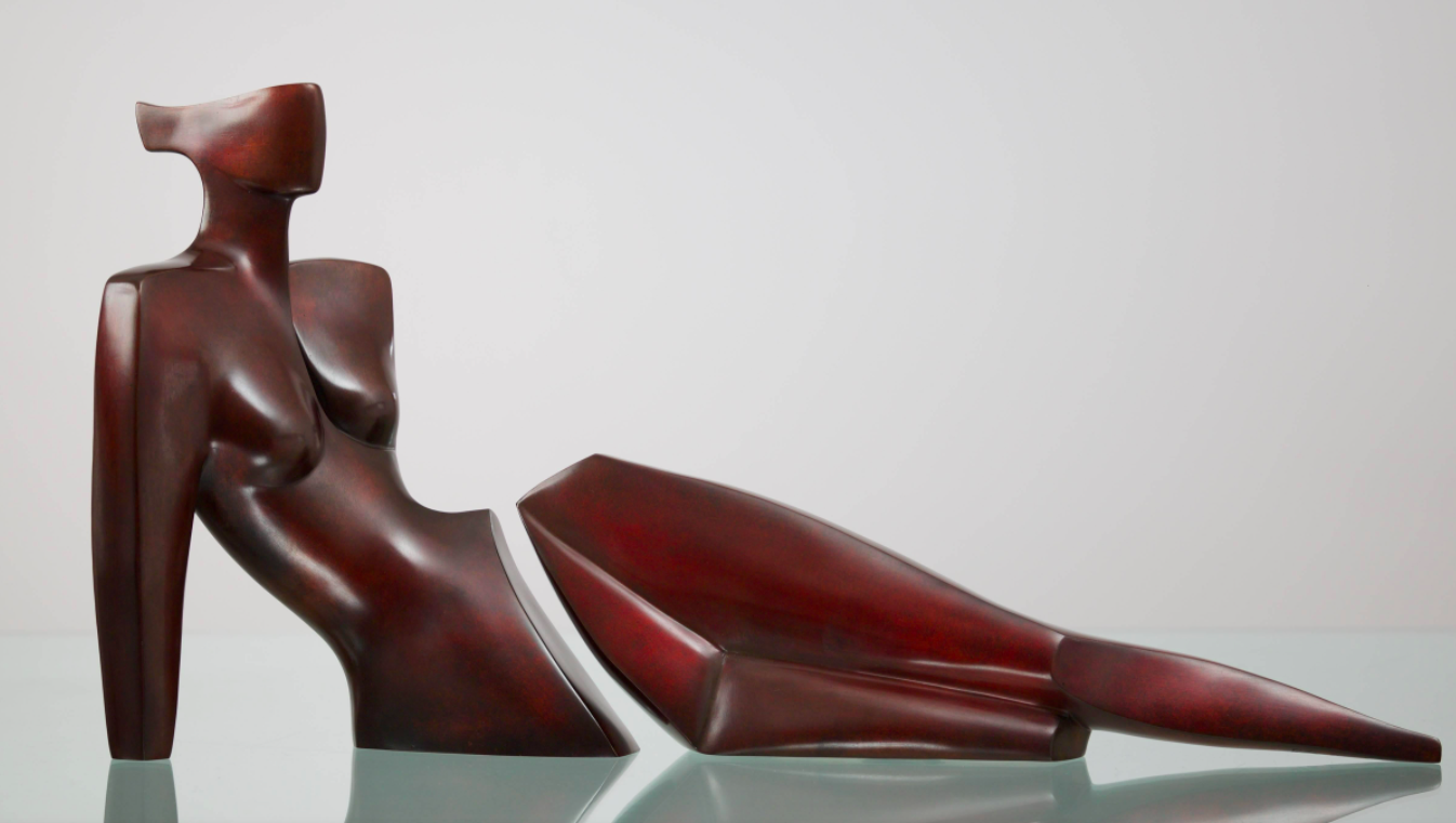 Una estatua de bronce contemporánea de Annette Jalilova, Alresha, 2013 disponible a través de Gallerease