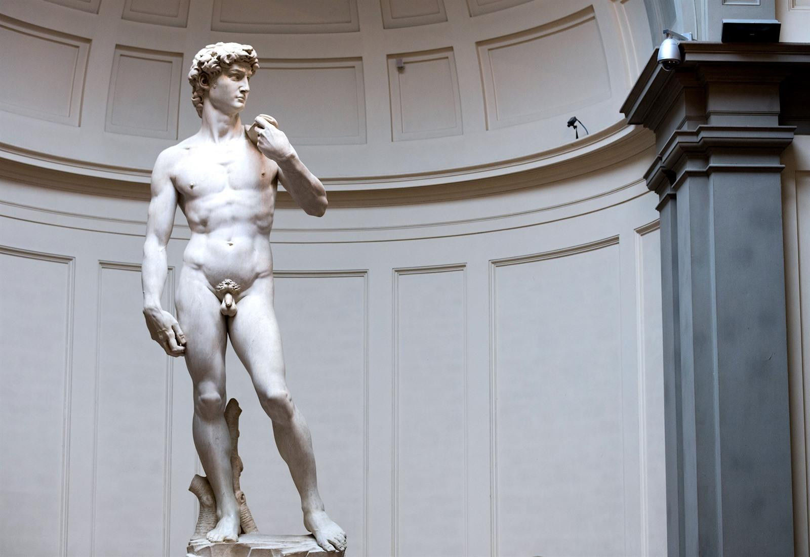 La escultura de mármol 'David' frente al gigante Goliat sin miedo, Miguel Ángel, 1501