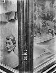Henri Cartier-Bresson, Shop window, Budapest, Hungary, 1931
