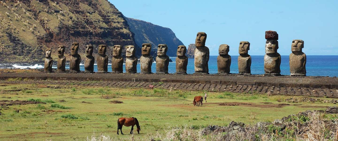 Antiguas estatuas misteriosas en la Isla de Pascua